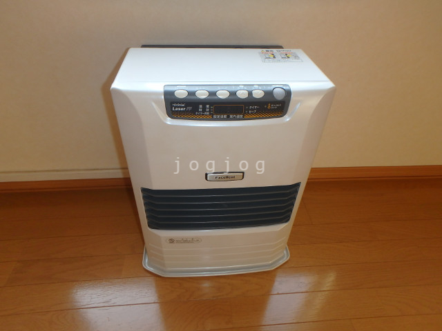 その他設備　灯油ＦＦ式ストーブ