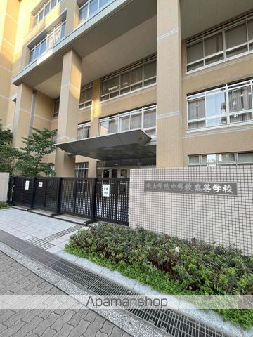 高校・高専　桃山学院中学校高等学校（高校・高専）まで194m