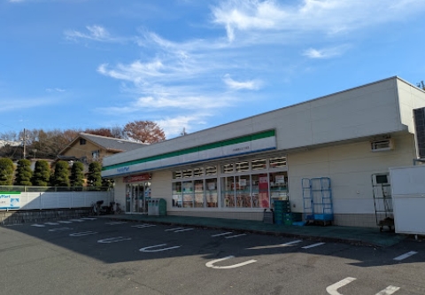 コンビニ　ファミリーマート大田南馬込五丁目店（コンビニ）まで360m