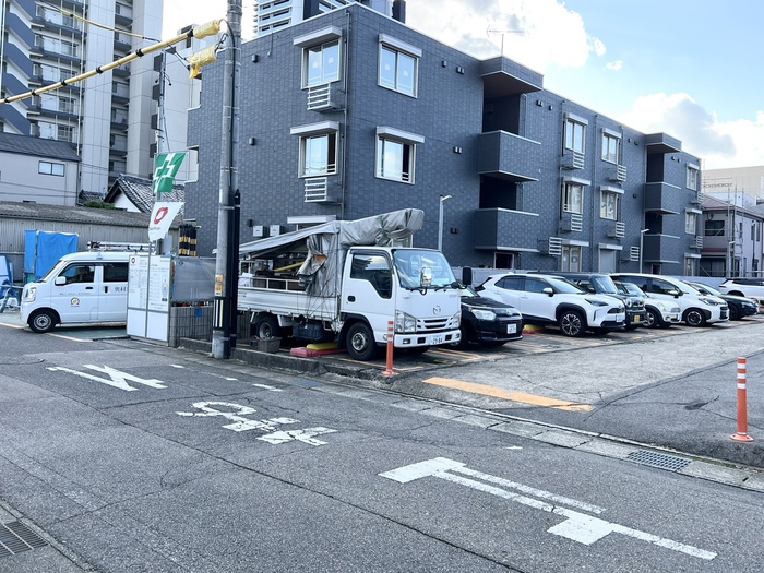 建物外観　建築中