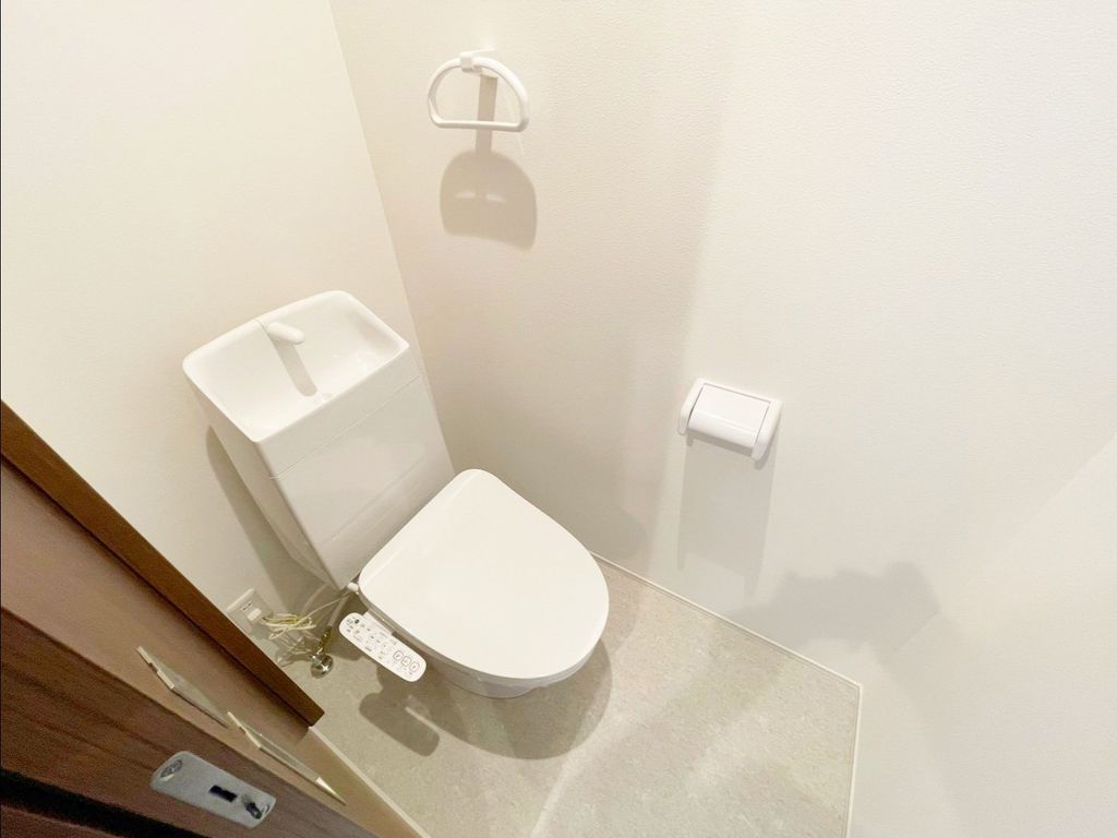諏訪1丁目共同住宅のトイレ写真
