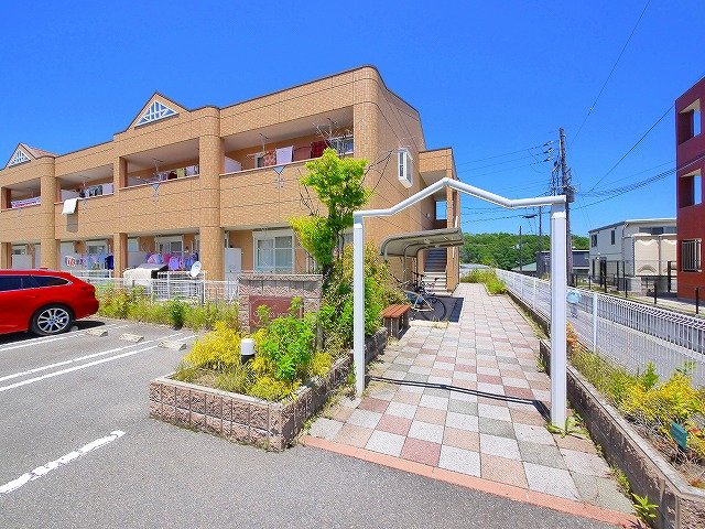 エントランス　ゆとりのあるエントランスです