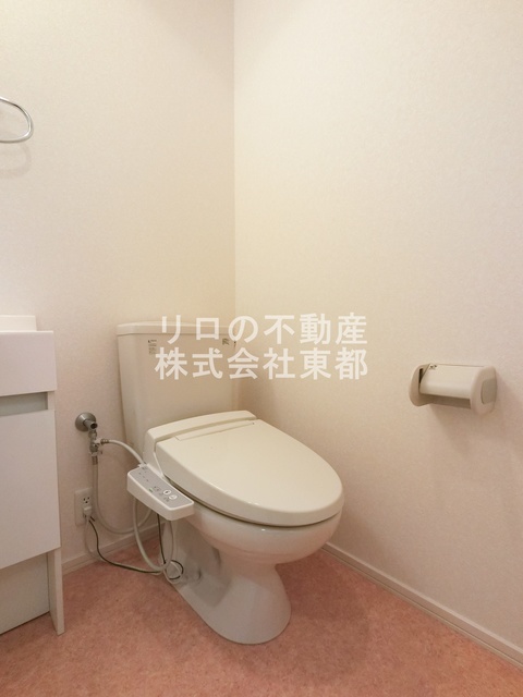 トイレ　洗浄・暖房便座付です！