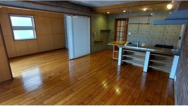 居室・リビング　室内写真は別部屋の写真です。