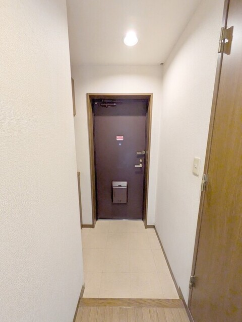 玄関　（リフォーム前）