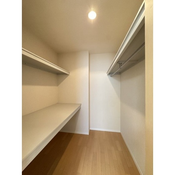 収納　ウォークインクローゼット