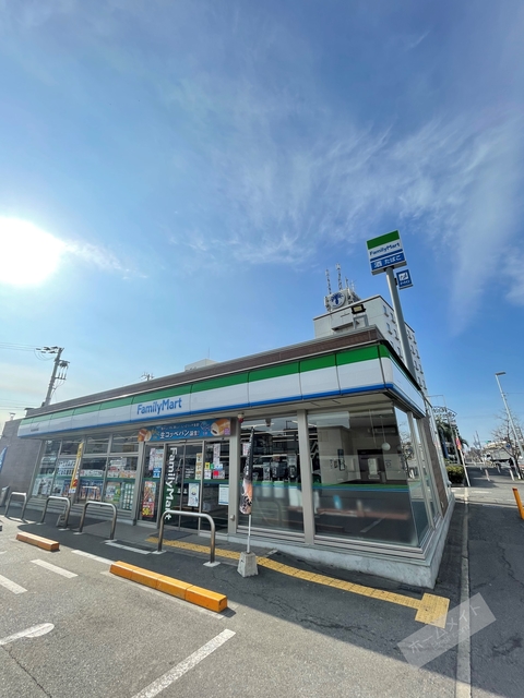 コンビニ　ファミリーマート堺出島海岸通店（コンビニ）まで175m
