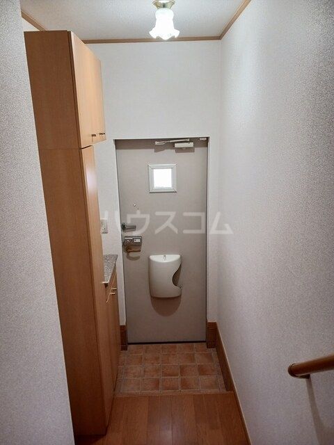 プリムローズAの玄関写真