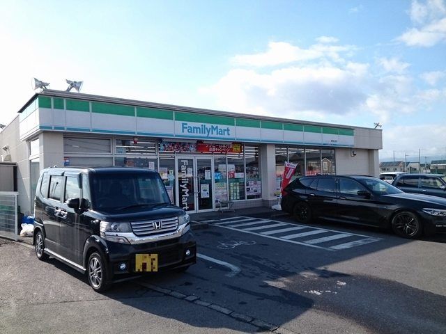 コンビニ　ファミリーマート栗東出庭店（コンビニ）まで60m