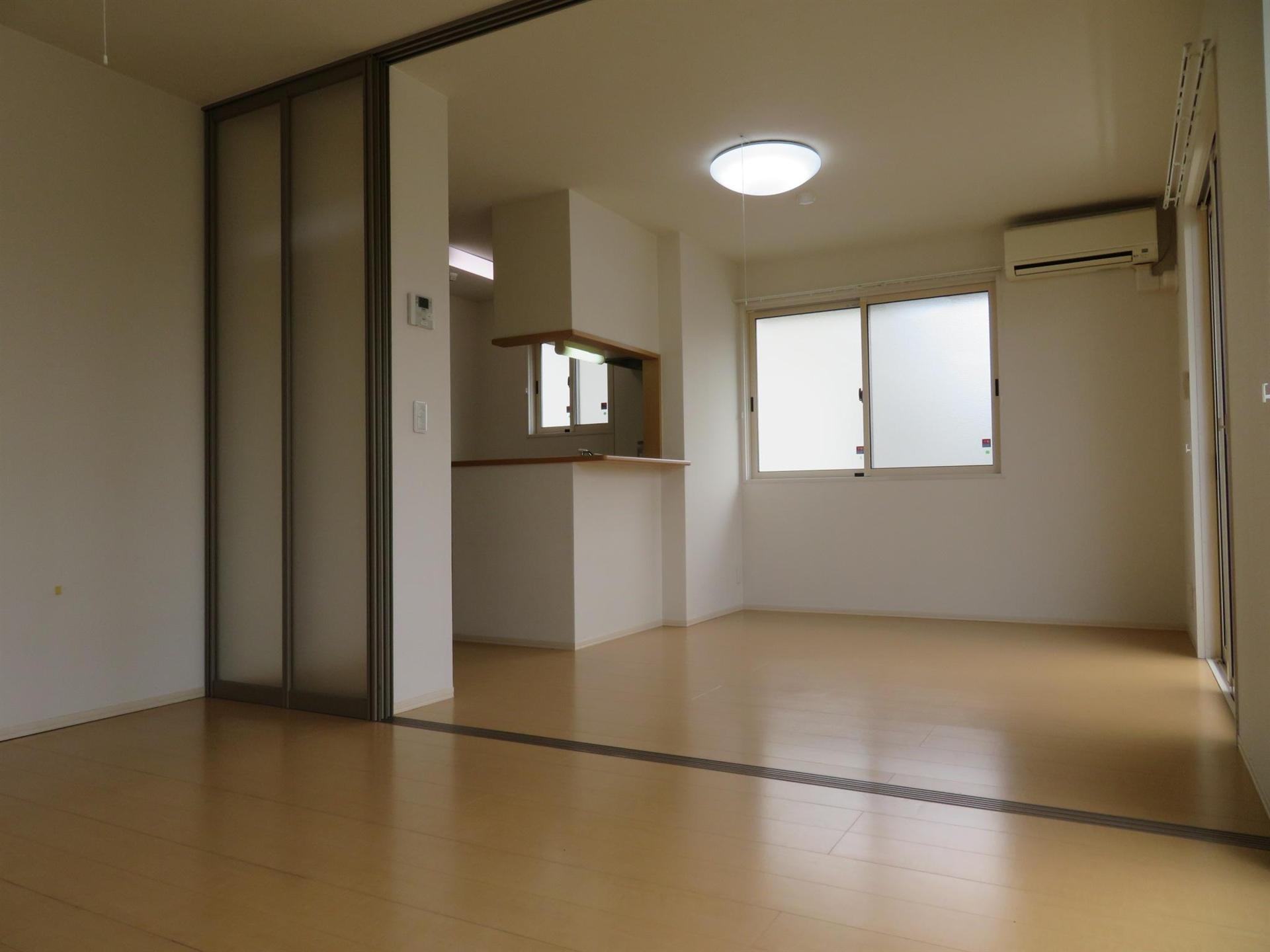 ＪＲ奥羽本線 蔵王駅 徒歩30分 3階建 築19年の居間写真
