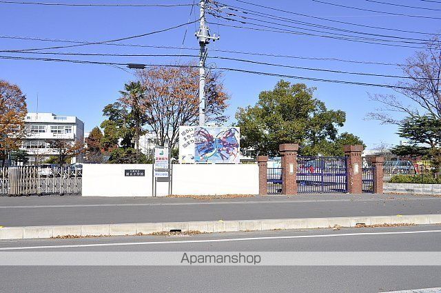 小学校　八潮市立潮止小学校（小学校）まで445m
