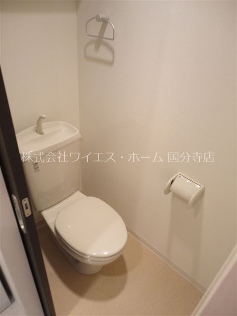 ＪＲ中央線 国分寺駅 徒歩10分 2階建 築17年のトイレ写真