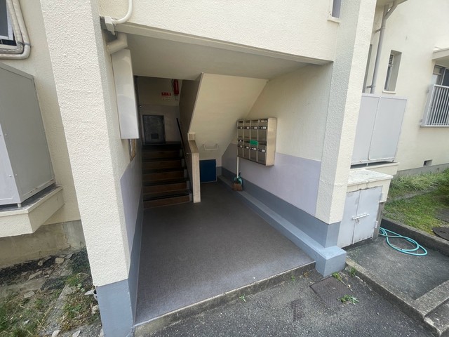 翠ヶ丘団地2号棟の外観写真