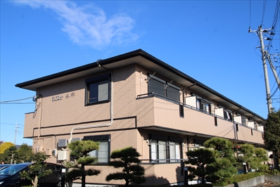 建物外観　ベランダも広く駐車場も広い物件です