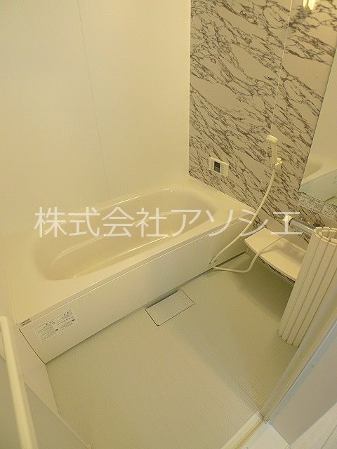 バス・シャワールーム　浴室は一坪風呂です。
