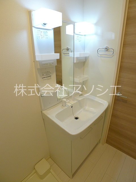 洗面設備　洗髪洗面化粧台