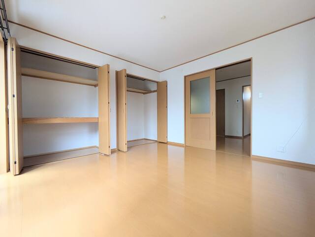 その他部屋・スペース　収納付き！８．５帖洋室！