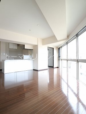 地下鉄空港線 赤坂駅 徒歩7分 20階建 築18年の居間写真