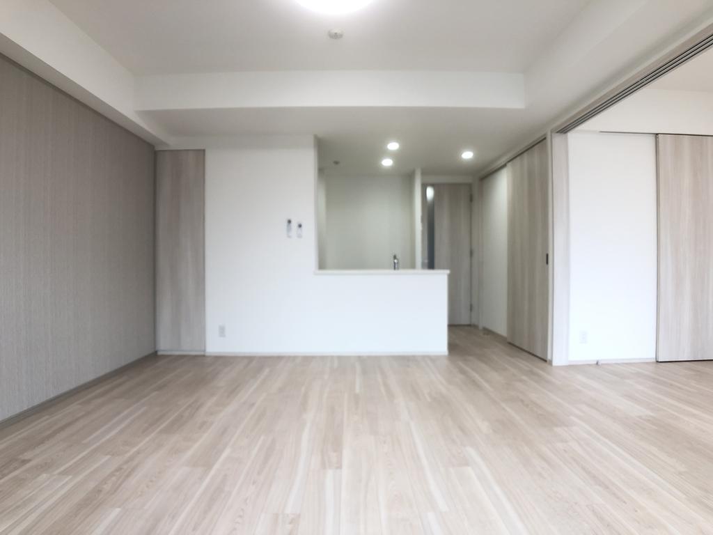居室・リビング　※同建物内別住戸参考写真