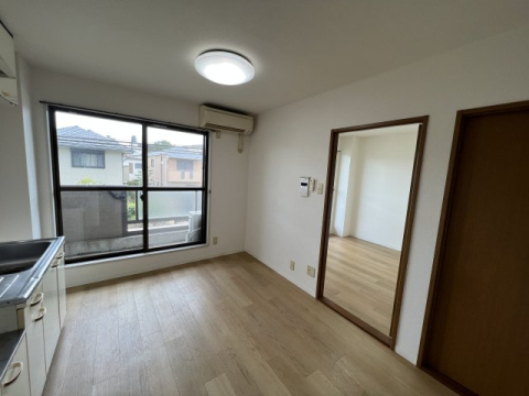甲子園口マンションの居間写真