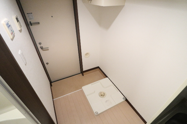 玄関　＊２０３号室の写真です。