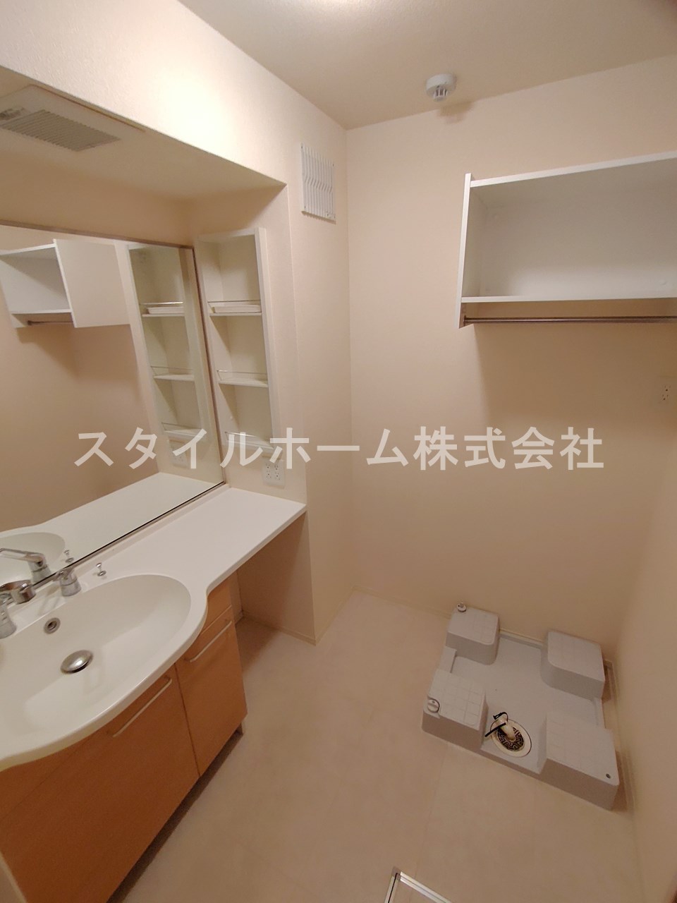 洗面設備　別部屋写真です。