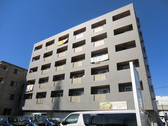 建物外観　２００９年築　駅徒歩５分