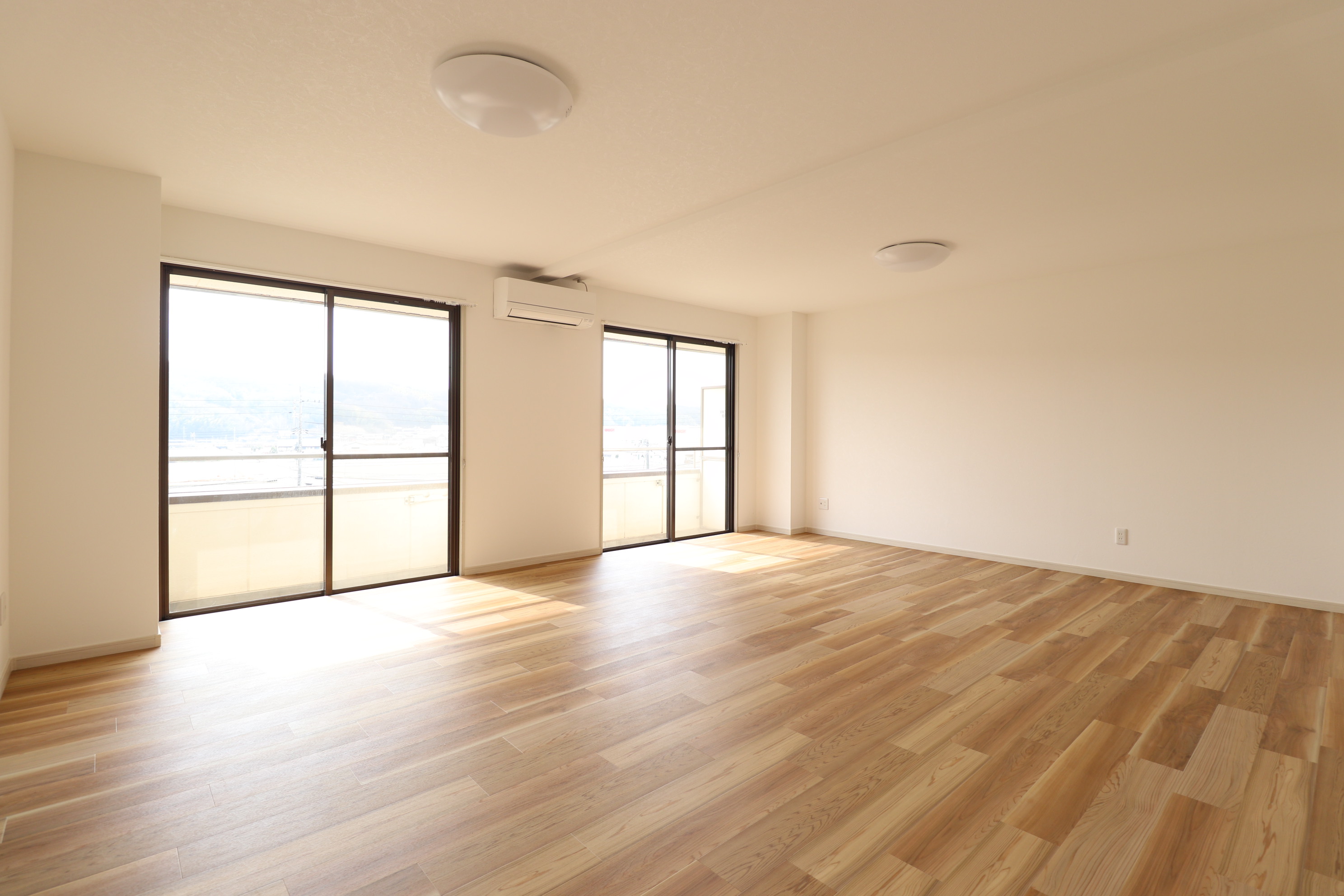 居室・リビング　18帖の広々快適に過ごしていただけるお部屋です♪