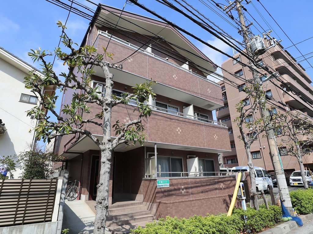 建物外観　中道ハイツ　オートロック完備