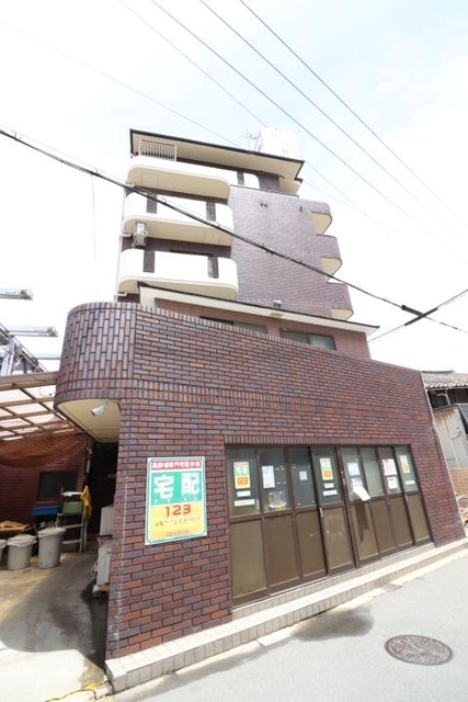 【大阪市福島区野田のマンションの建物外観】