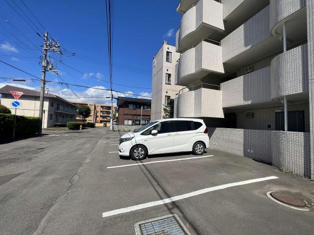 【函館市深堀町のマンションの駐車場】