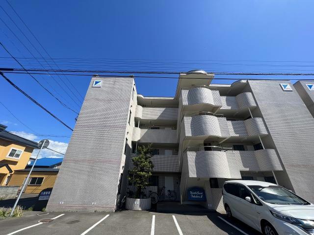 【函館市深堀町のマンションの建物外観】