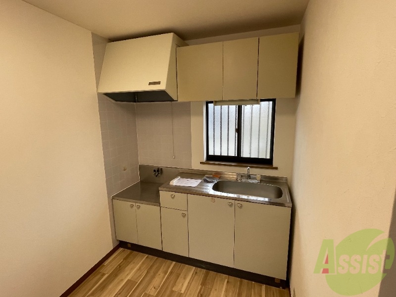 キッチン　キッチンも十分な広さがあり調理もしやすいですね。