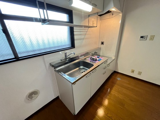 キッチン　※別部屋の写真です