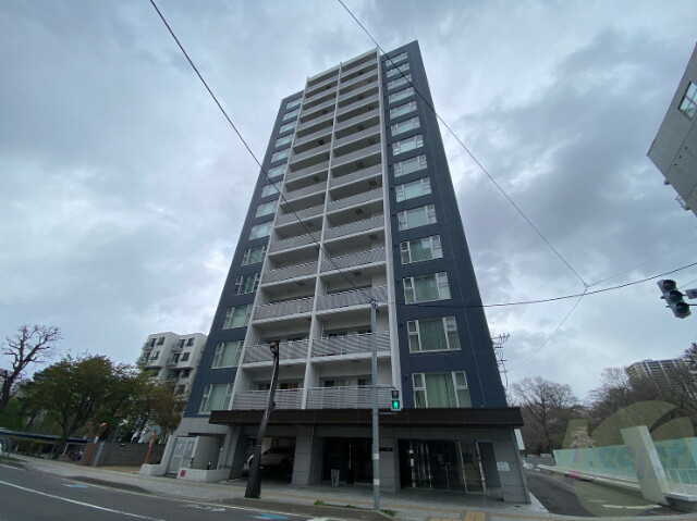 札幌市中央区北二条西のマンションの建物外観