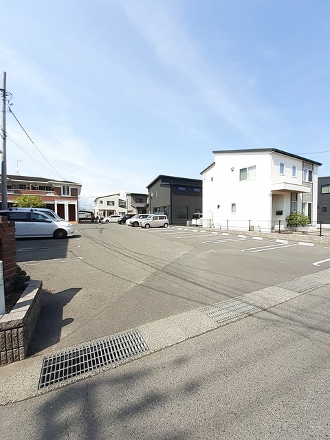 【福山市駅家町大字上山守のアパートの駐車場】