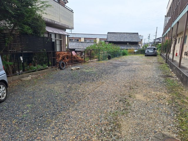 【成田マンションの駐車場】