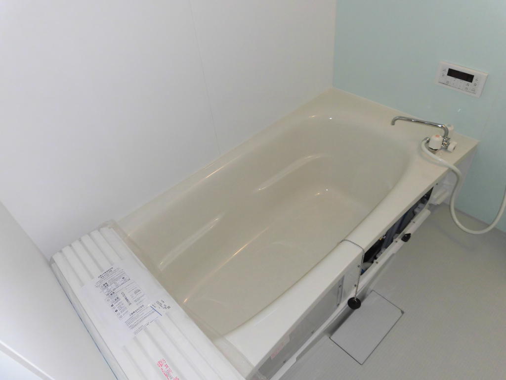 バス・シャワールーム　モデル写真