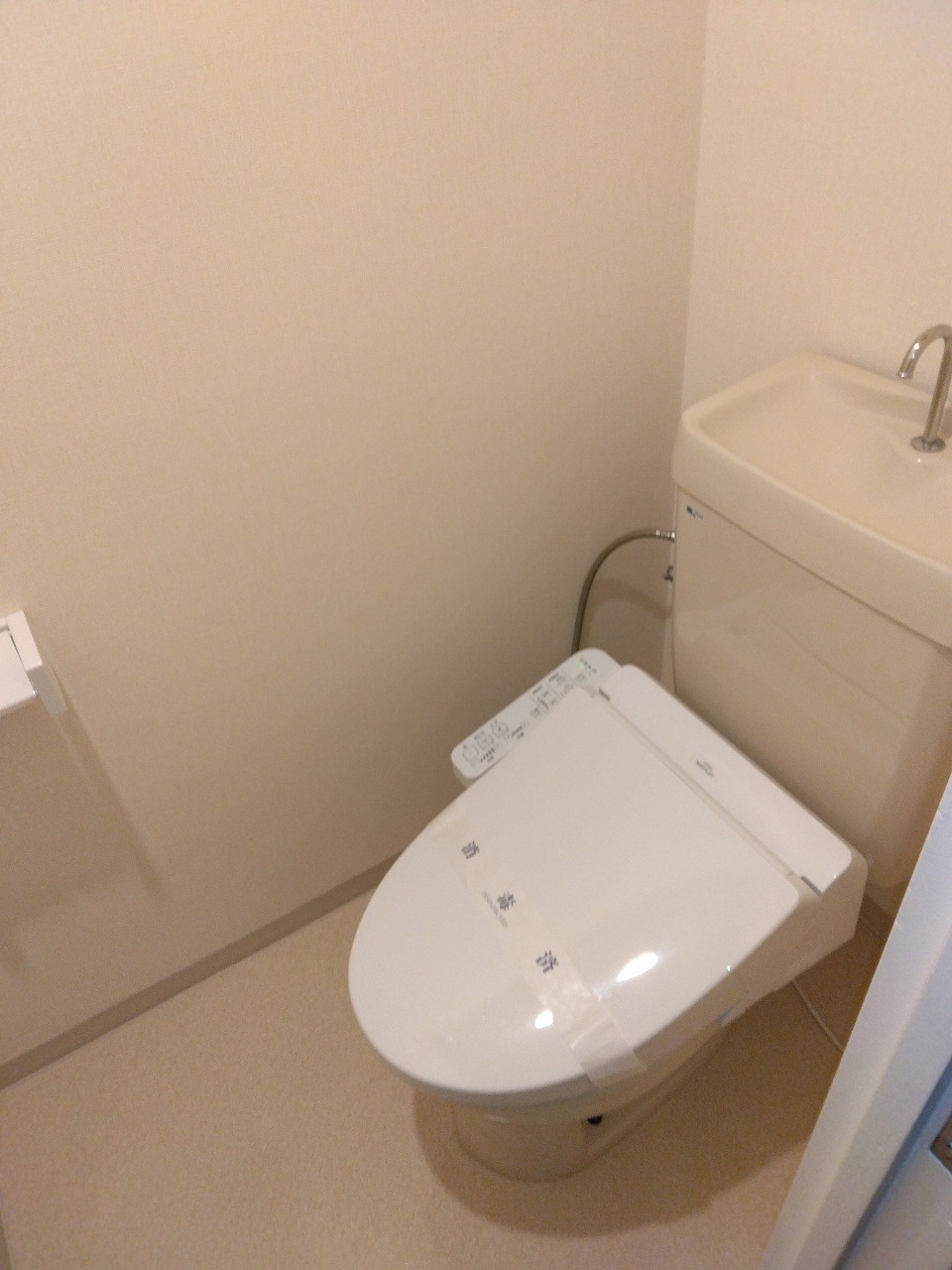 仙台市地下鉄南北線 仙台駅 徒歩10分 13階建 築39年のトイレ写真