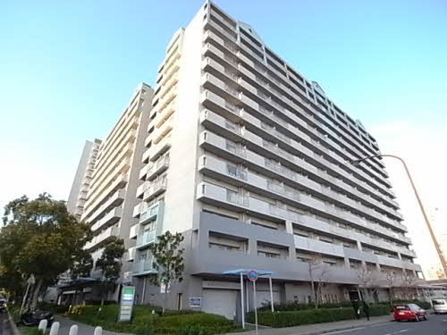 神戸市東灘区向洋町中のマンションの建物外観