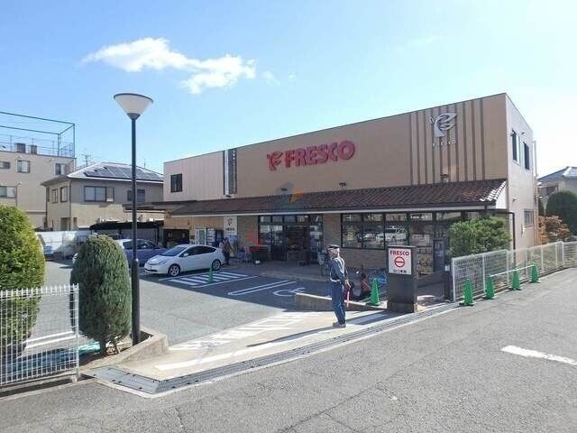 【豊中市新千里南町のマンションのスーパー】