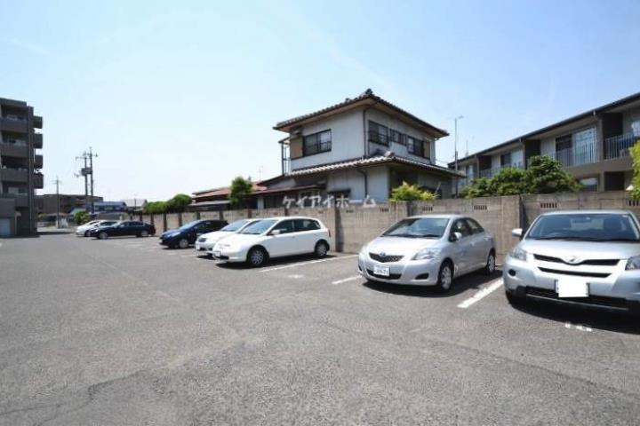 駐車場　エントランス