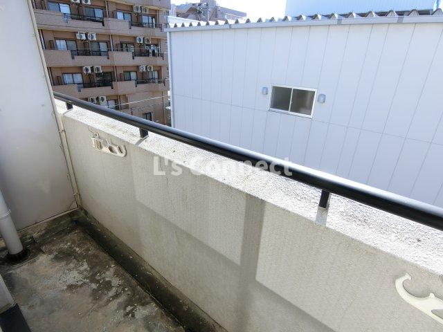 バルコニー　晴れた日には洗濯物もたくさん干せます。