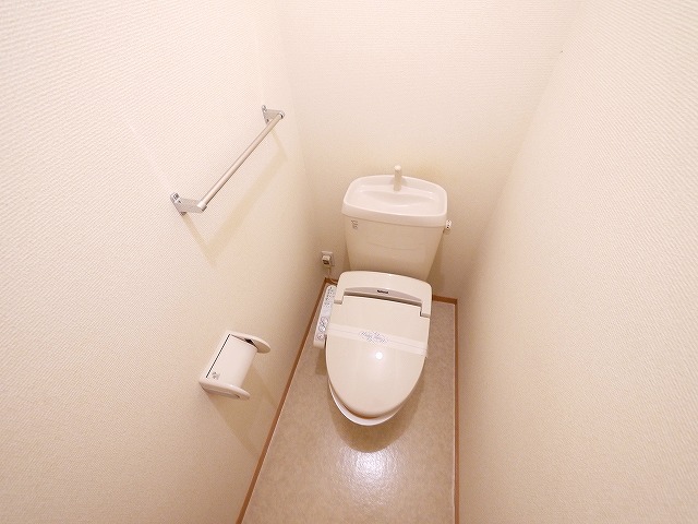 トイレ　清潔感のあるトイレです