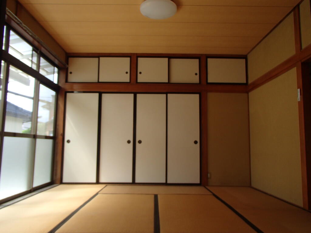 遠藤貸家の居間写真