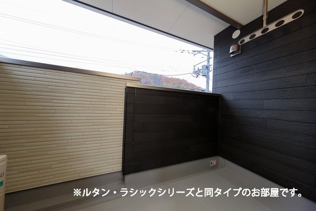 バルコニー　開放的で明るい空間を演出してくれるバルコニーです