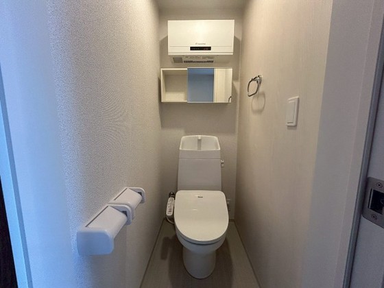 トイレ　※２０１号室の写真です