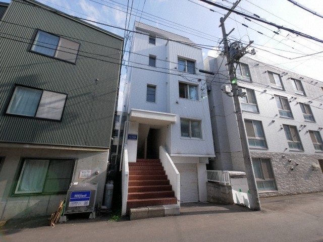 建物外観　◆70平米越えの超広々1LDKで使い勝手良好！◆エアコン付き！