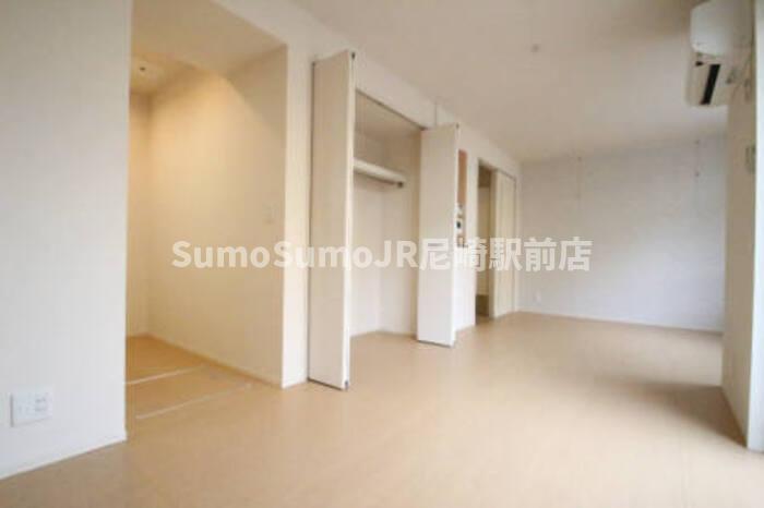 居室・リビング　居間です