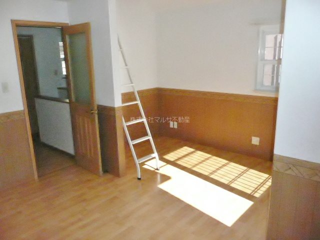 SIERRA VISTAの居間写真